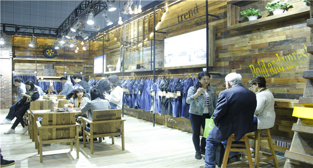 1522716141697451i5If.jpg 圖為達(dá)豐牛仔展館(胡超攝).jpg